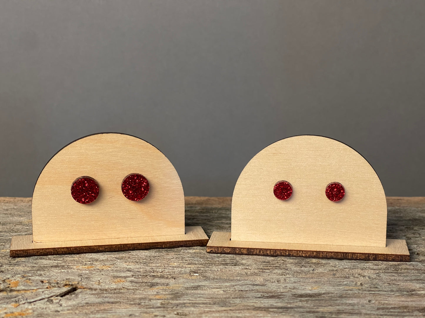 Red Glitter Round stud earrings