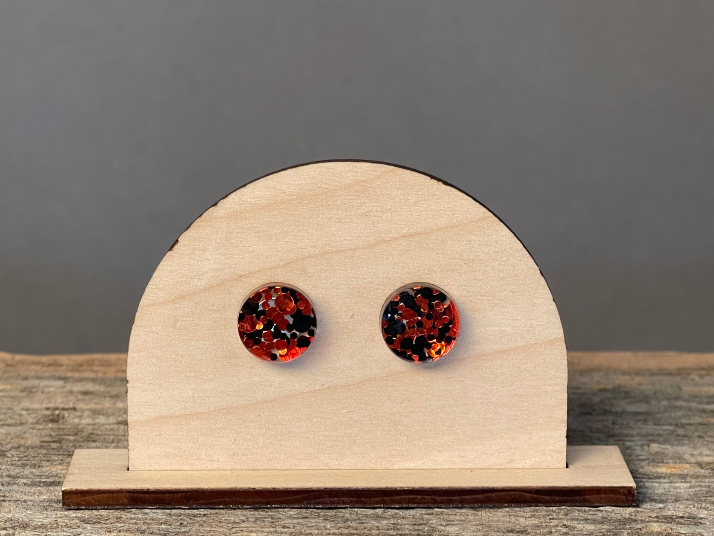Red/Black Confetti Glitter Round stud earrings