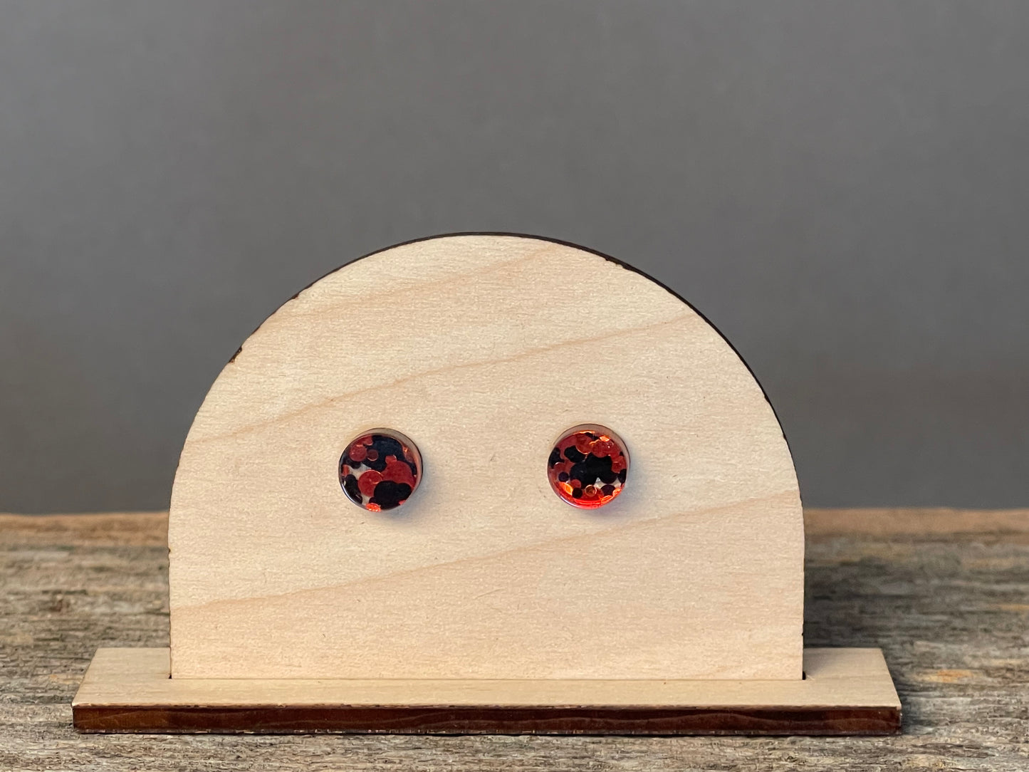 Red/Black Confetti Glitter Round stud earrings