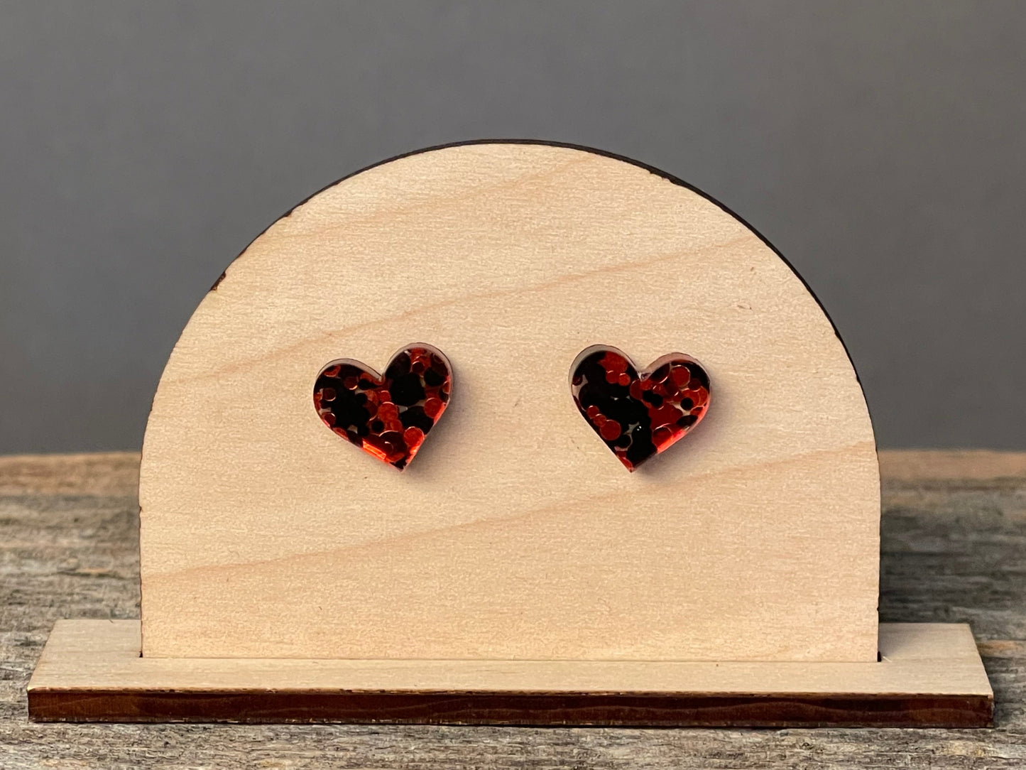 Red/Black Glitter Heart stud earrings